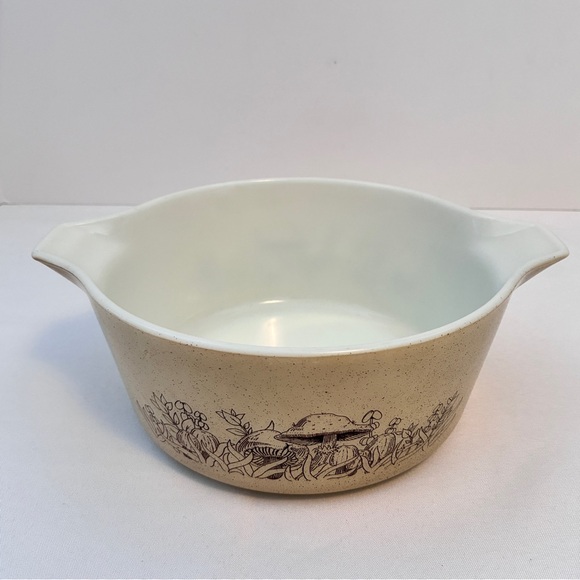 Pyrex Forest Fancies Mushroom  2.5L Casserole Dish Bakeware 475.B - Picture 4 of 5
